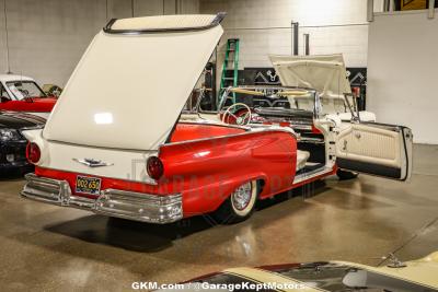 1957 Ford Fairlane 500 Skyliner