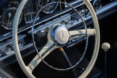 1962 Mercedes - Benz 300 SL Roadster