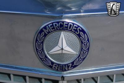 1970 Mercedes - Benz 280S