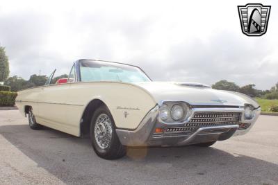 1962 Ford Thunderbird