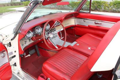 1962 Ford Thunderbird