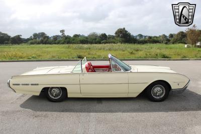 1962 Ford Thunderbird