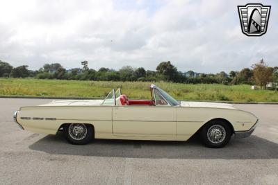 1962 Ford Thunderbird