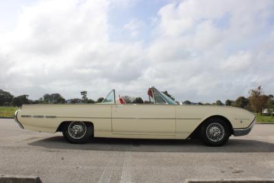 1962 Ford Thunderbird