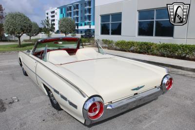 1962 Ford Thunderbird