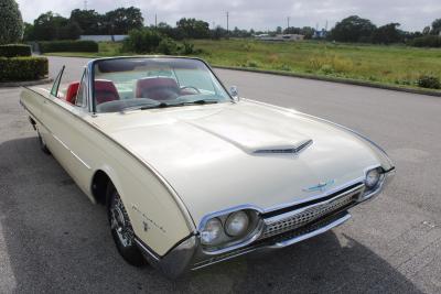 1962 Ford Thunderbird