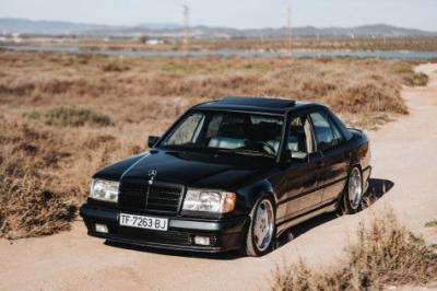 Mercedes - Benz 300E AMG