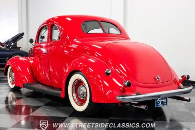 1937 Ford 5-Window Coupe