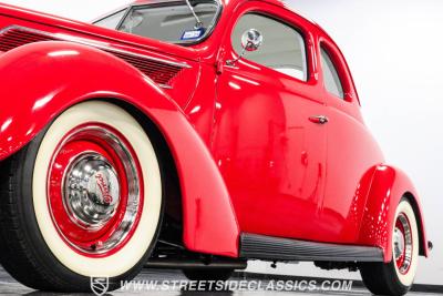 1937 Ford 5-Window Coupe