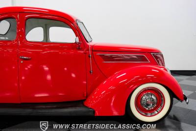 1937 Ford 5-Window Coupe