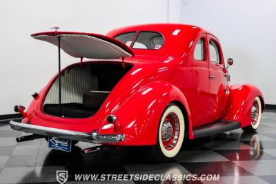 1937 Ford 5-Window Coupe