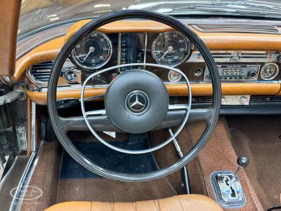 1968 Mercedes - Benz 280 SL