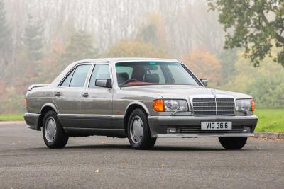 1990 Mercedes - Benz 300 SE AUTO