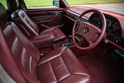 1990 Mercedes - Benz 300 SE AUTO