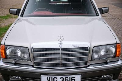 1990 Mercedes - Benz 300 SE AUTO