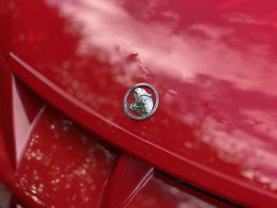 2004 HOLDEN MALOO