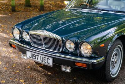 1992 Daimler DOUBLE SIX SALOON