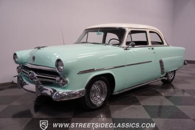 1952 Ford Crestline Restomod