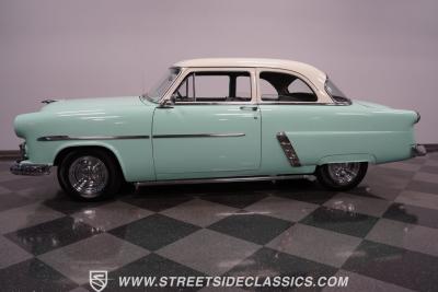 1952 Ford Crestline Restomod