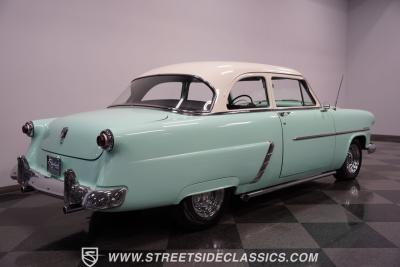 1952 Ford Crestline Restomod