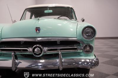 1952 Ford Crestline Restomod