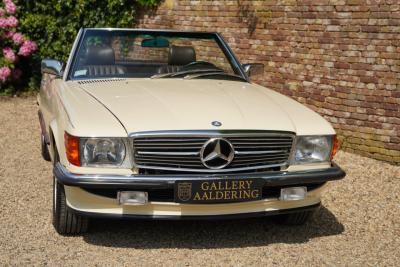 1989 Mercedes - Benz Mercedes Benz SL 560