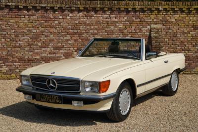 1989 Mercedes - Benz Mercedes Benz SL 560