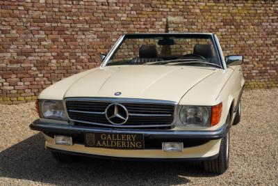 1989 Mercedes - Benz Mercedes Benz SL 560