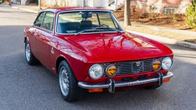 1974 Alfa Romeo GTV 2000