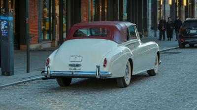 1961 Rolls - Royce Silver Cloud II H.J. Mulliner Drophead Coupe Adaptation