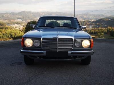 1982 Mercedes - Benz Benz 200 E