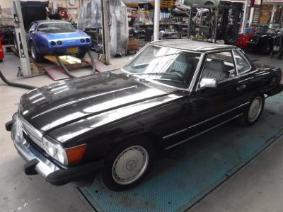 1988 Mercedes - Benz 560SL black &#039;&#039;88