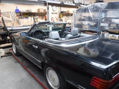 1988 Mercedes - Benz 560SL black &#039;&#039;88