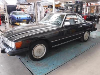 1988 Mercedes - Benz 560SL black &#039;&#039;88