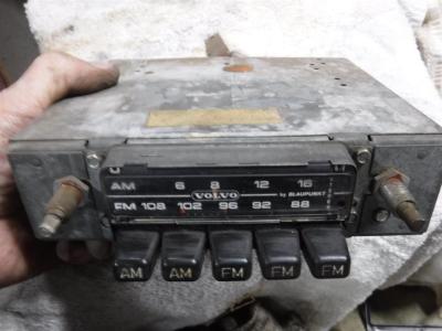 1900 Volvo parts radio