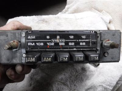 1900 Volvo parts radio