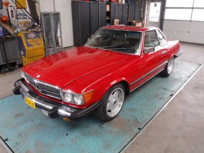 1985 Mercedes - Benz 380SL W107 Roadster red