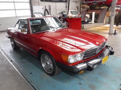 1985 Mercedes - Benz 380SL W107 Roadster red