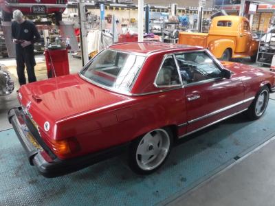 1985 Mercedes - Benz 380SL W107 Roadster red