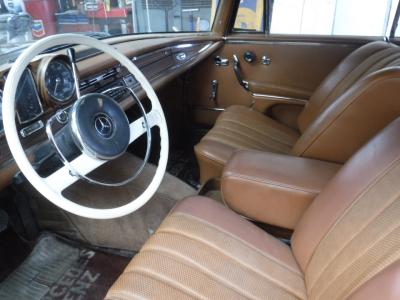 1966 Mercedes - Benz 250SE coupe gold W111