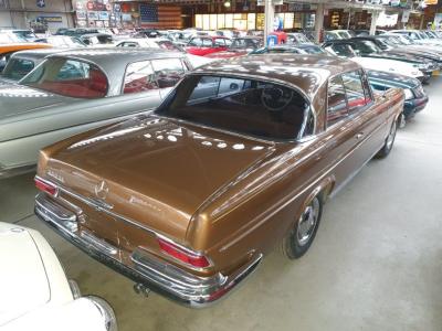 1966 Mercedes - Benz 250SE coupe gold W111