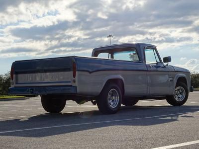 1968 Dodge D100