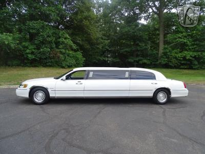 2001 Lincoln Town Car