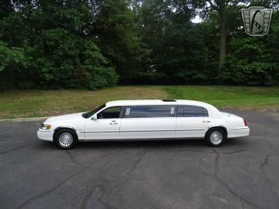 2001 Lincoln Town Car