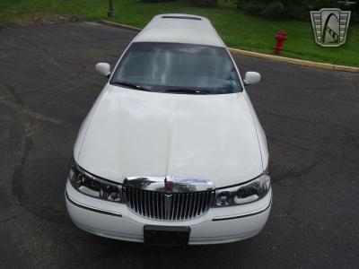 2001 Lincoln Town Car