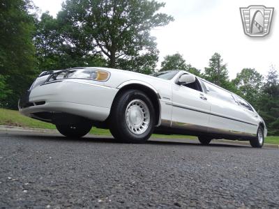 2001 Lincoln Town Car