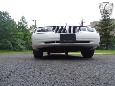 2001 Lincoln Town Car