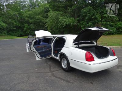 2001 Lincoln Town Car