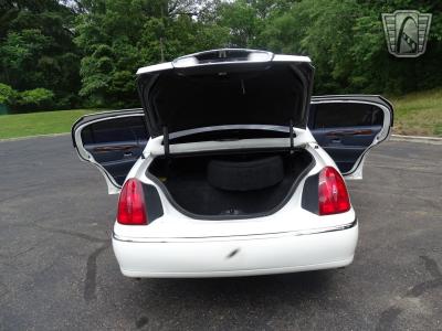 2001 Lincoln Town Car