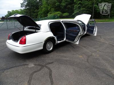 2001 Lincoln Town Car